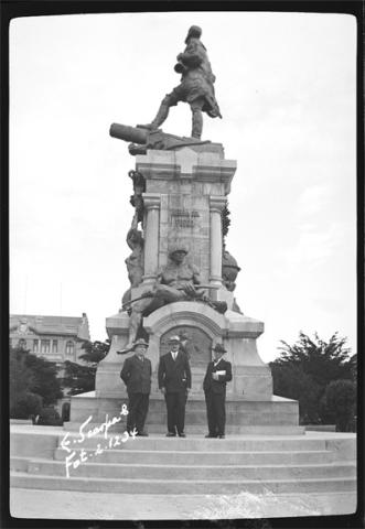 Primera imagen del registro Recuerdo en el monumento