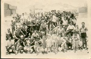 Primera imagen del registro Ciclistas asociados en Ruinas de Huanchaca, Antofagasta