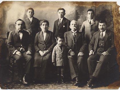 Primera imagen del registro Retrato grupal masculino
