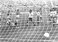 Primera imagen del registro Partido de Futbol Palestino (4) versus Colo- Colo (1)