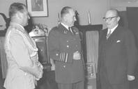 Primera imagen del registro Visita de Cortesía del Embajador de Alemania al Comandante en Jefe de la Fuerza Aerea, Eduardo Iensen