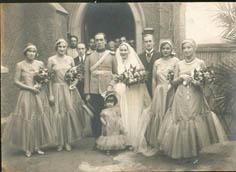 Primera imagen del registro Retrato de novios y damas de honor