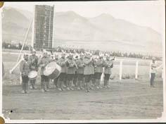 Primera imagen del registro Banda militar tocando en el Hipódromo de Antofagasta