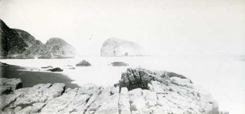Primera imagen del registro La Piedra de la Iglesia, Constitución