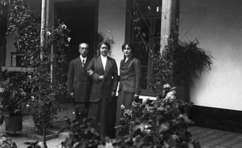 Primera imagen del registro Retrato de Damas y Caballero