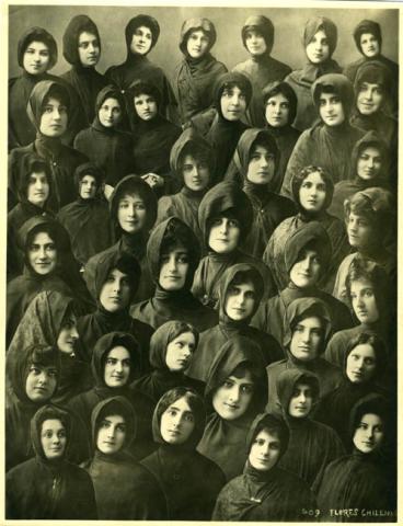 Primera imagen del registro Grupo femenino y Ana Undurraga de Ossa