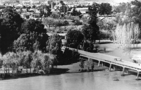 Primera imagen del registro Puente Sobre el Río Claro, Talca