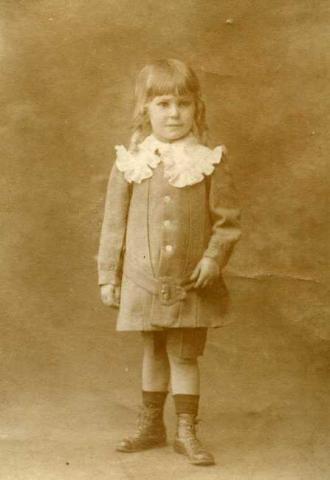 Primera imagen del registro Retrato de Niña