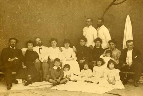 Primera imagen del registro Retrato Familias Echegoyen, González, Grez, Ibáñez y Muñoz