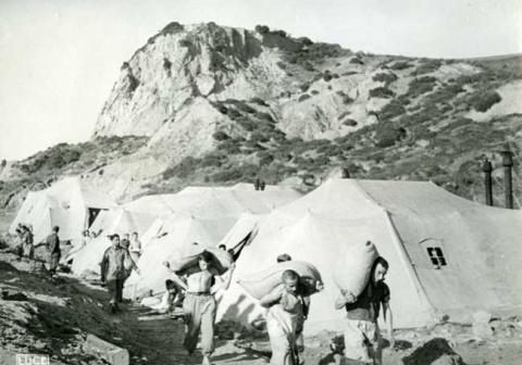 Primera imagen del registro Fronte Greco-Albanese: Attendamento di Forni Militari per la Produzione del Pane Presso una Divisione Alpina Italiana