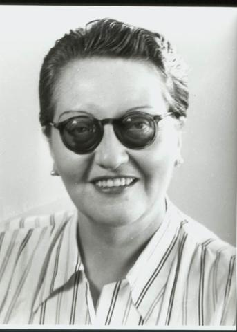 Primera imagen del registro Retrato de Marta Brunet