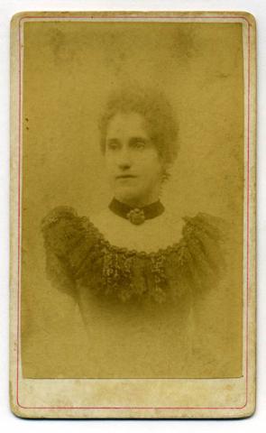 Primera imagen del registro Retrato de Julia Billwiller