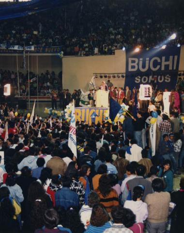 Primera imagen del registro HERNAN BUCHI EN ACTO MASIVO