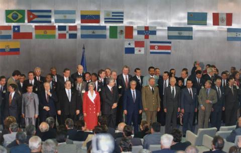 Primera imagen del registro AYLWIN EN CUMBRE IBEROAMERICANAFOTO GENE