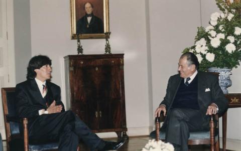 Primera imagen del registro Presidente Aylwin con Iván Zamorano