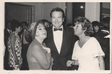 Primera imagen del registro Silvia Piñeiro en una fiesta con amigos