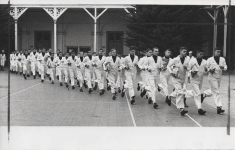 Primera imagen del registro ESC.NAVAL,CADETES 2° AñO A ALMORZAR
