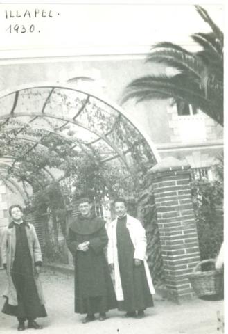 Primera imagen del registro TRES SACERDOTES BAJO GLORIETA/ILLAPEL
