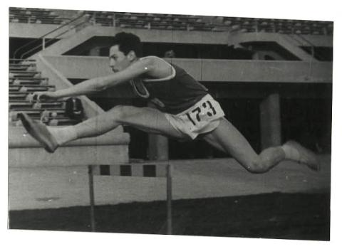 Primera imagen del registro HECTOR HENRIQUEZ,ATLETA UNIV.DE CHILE