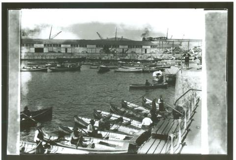 Primera imagen del registro BOTES EN EL PUERTO.FOT.ALTSCHWAGER.