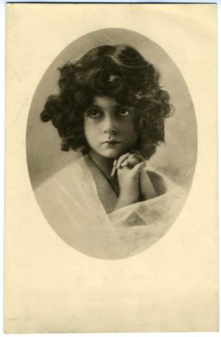 Primera imagen del registro RETRATO DE NIÑA