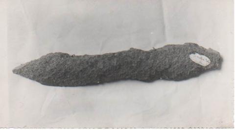 Primera imagen del registro INSTRUMENTO DE PIEDRA COMO CUCHILLO