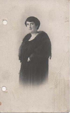 Primera imagen del registro RETRATO DE DAMA NO IDENTIFICADA.