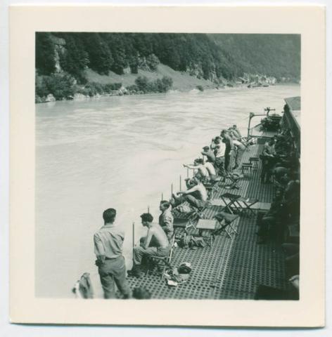 Primera imagen del registro SOLDADOS AMERICANOS EN BARCO POR EL...