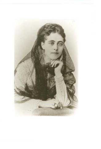 Primera imagen del registro Retrato de Josefina Riesco Porto Mariño