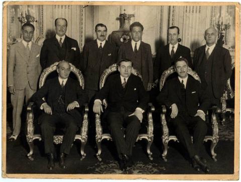 Primera imagen del registro Presidente Arturo Alessandri Palma con su primer gabinete