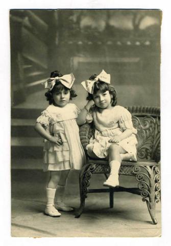 Primera imagen del registro Retrato de Sara Rioseco Garcés