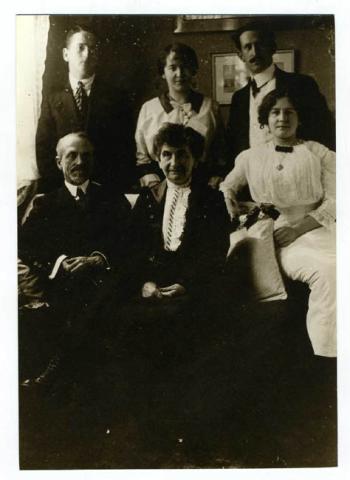 Primera imagen del registro RETRATO DE LA FAMILIA ECKHARDT