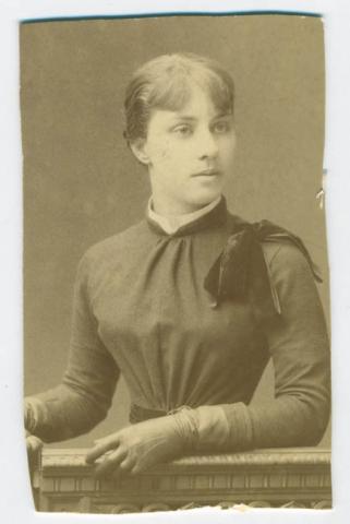 Primera imagen del registro Retrato de Doña Josefina Sánchez de Santa María