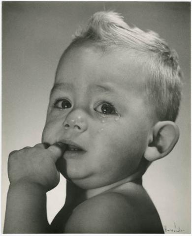 Primera imagen del registro Retrato infantil de estudio de niño