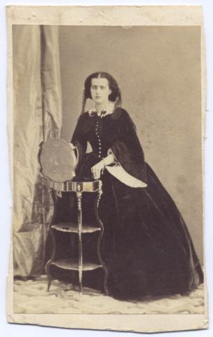 Primera imagen del registro Retrato femenino