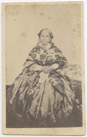 Primera imagen del registro Retrato de Dolores Echavarría Martínez de Jara