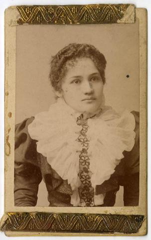 Primera imagen del registro Retrato femenino