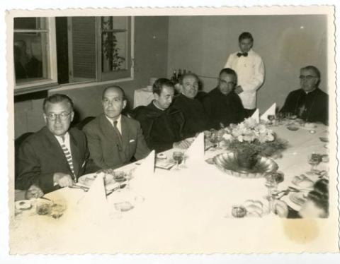 Primera imagen del registro 1 COMIDA ENTRE RELIGIOSOS Y LAICOS