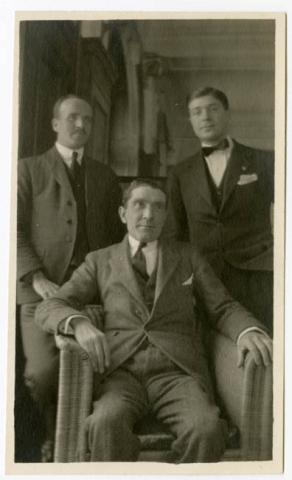 Primera imagen del registro 1 RETRATO TRES HOMBRES