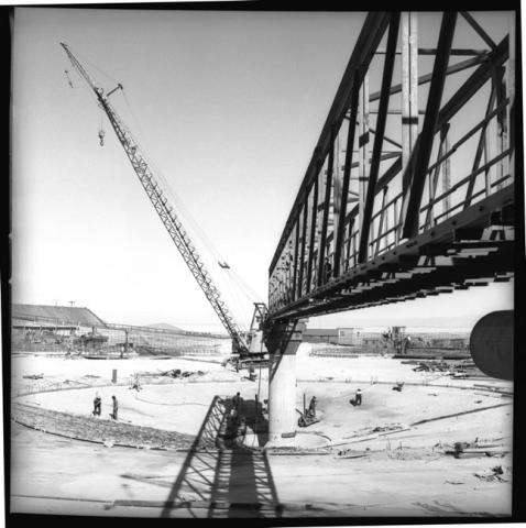 Primera imagen del registro Construcción de un “espesador”. CODELCO.
