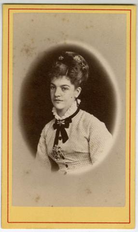 Primera imagen del registro Retrato de Virginia Irarrázaval Porte de Martínez