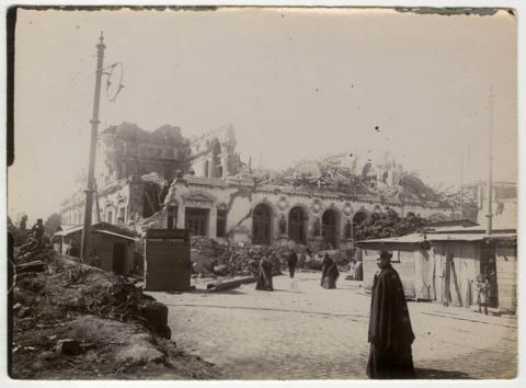 Primera imagen del registro Teatro Victoria de Valparaíso post terremoto 1906