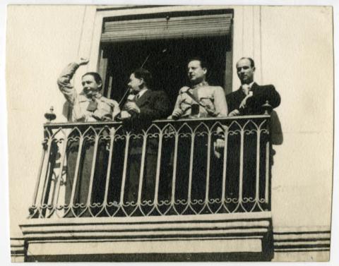 Primera imagen del registro Oscar Schnake, Presidente Pedro Aguirre Cerda y Salvador Allende
