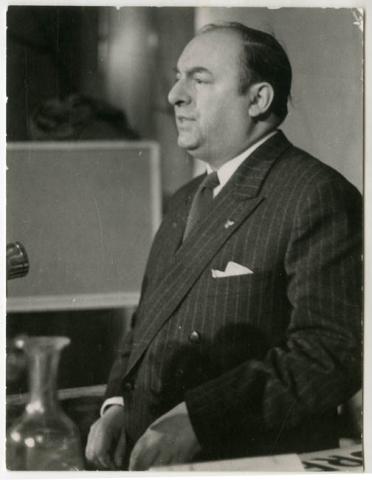 Primera imagen del registro Pablo Neruda en París
