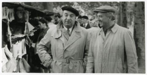 Primera imagen del registro Pablo Neruda con Manuel de los Ángeles Ortíz