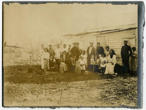 Primera imagen del registro RETRATO GRUPAL,ISLA DE PASCUA