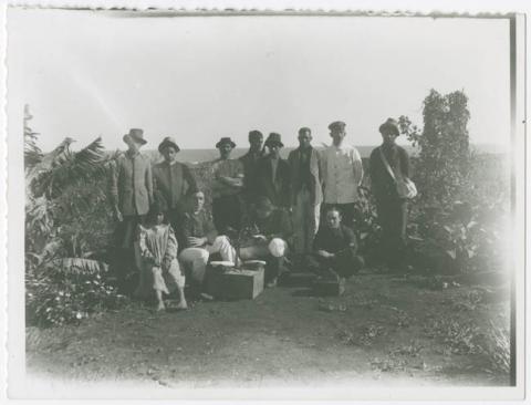 Primera imagen del registro GRUPO DE ISLEñOS,ISLA DE PASCUA