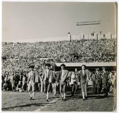 Primera imagen del registro COMPARSA DE TOREROS, CLASICO UNIVERSITAR