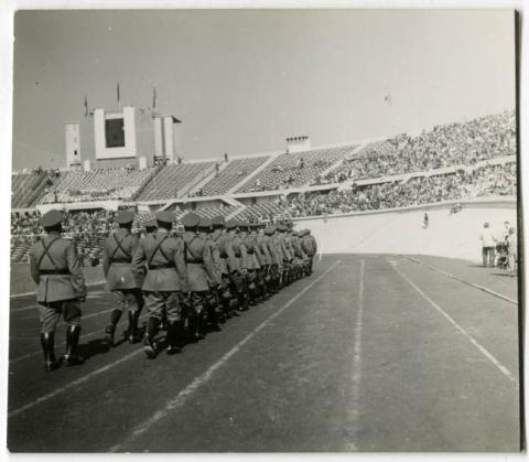 Primera imagen del registro CARABINEROS INGRESA AL ESTADIO NACIONAL