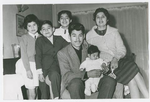 Primera imagen del registro ELADIO ROJAS Y SU FAMILIA